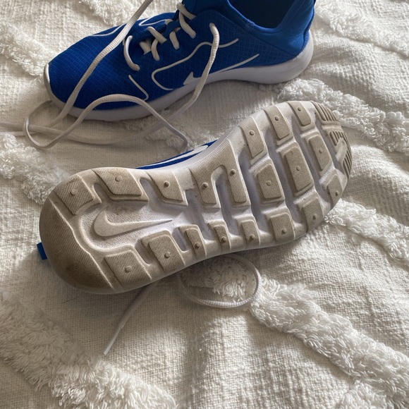 Nike running shoes - Picture 2 of 3